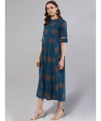 Blue Box Pleated Kurta 4