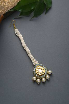 Chitra Meenakari And Pearls Mang Tikka 1