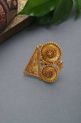 Vyoma Gold Contemporary Temple Work Ring 1