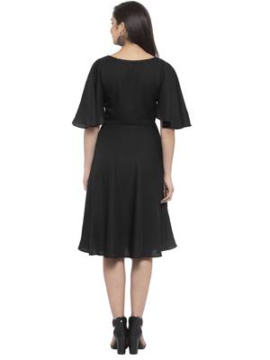 Black plain crepe short-dresses 3