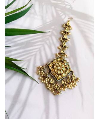Preet Kundan Shell Pearl Mang Tikka 1