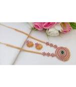 Exquisite Gold Tone Designer Necklace With A Pair Of Matching Jhumkas