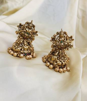 Gold earrings 2