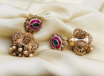 Gold earrings 1
