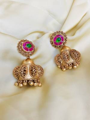 Gold earrings 2
