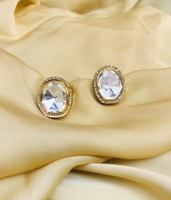 Gold earrings 1