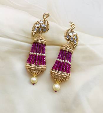 Gold earrings 1