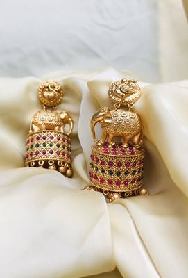 Gold earrings 1