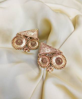 Gold earrings 1