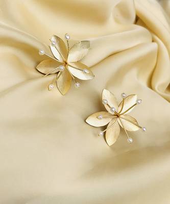 Gold earrings 2
