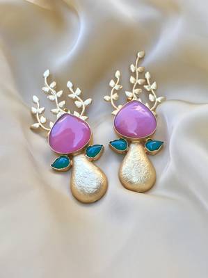 Gold earrings 3