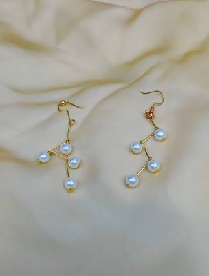 Gold pearl earrings 3