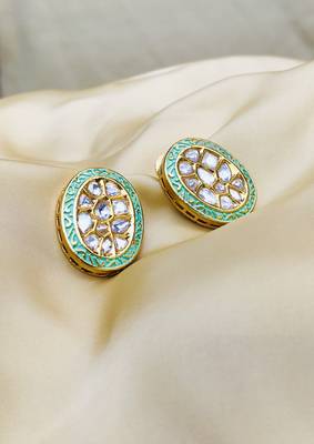 Gold earrings 1