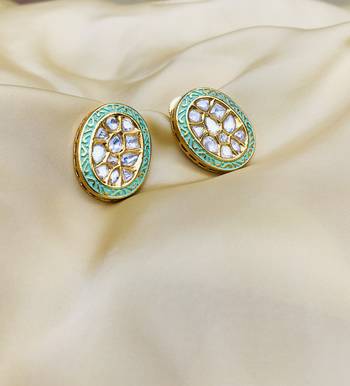 Gold earrings 2