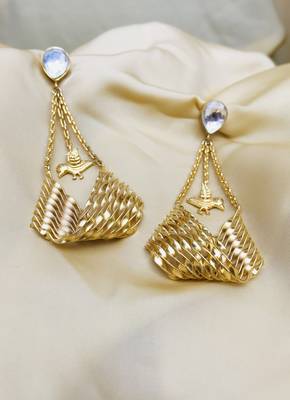 Gold earrings 1