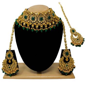 Green necklaces 1