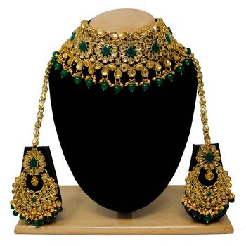 Green necklaces 2