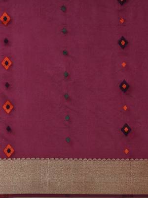 Magenta woven cotton saree with blouse 5