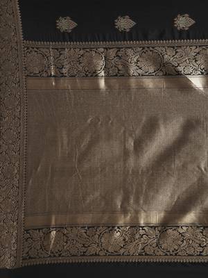 Grey woven silk blend saree with blouse 4
