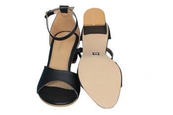 women and girls comfort heel boot  5