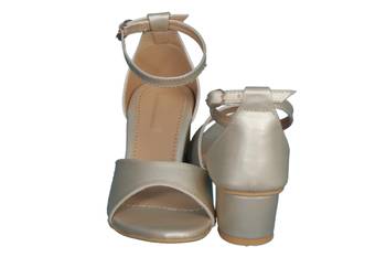 women and girls comfort heel boot  4