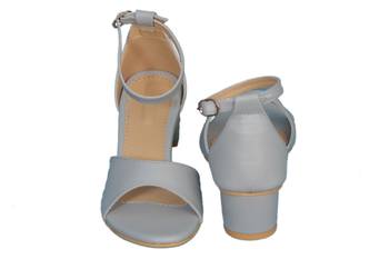 women and girls comfort heel boot  4