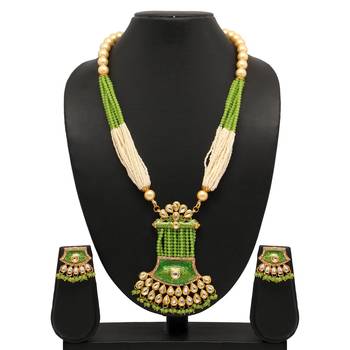 Green necklace-sets 1