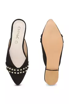 Black solid rubber sandals