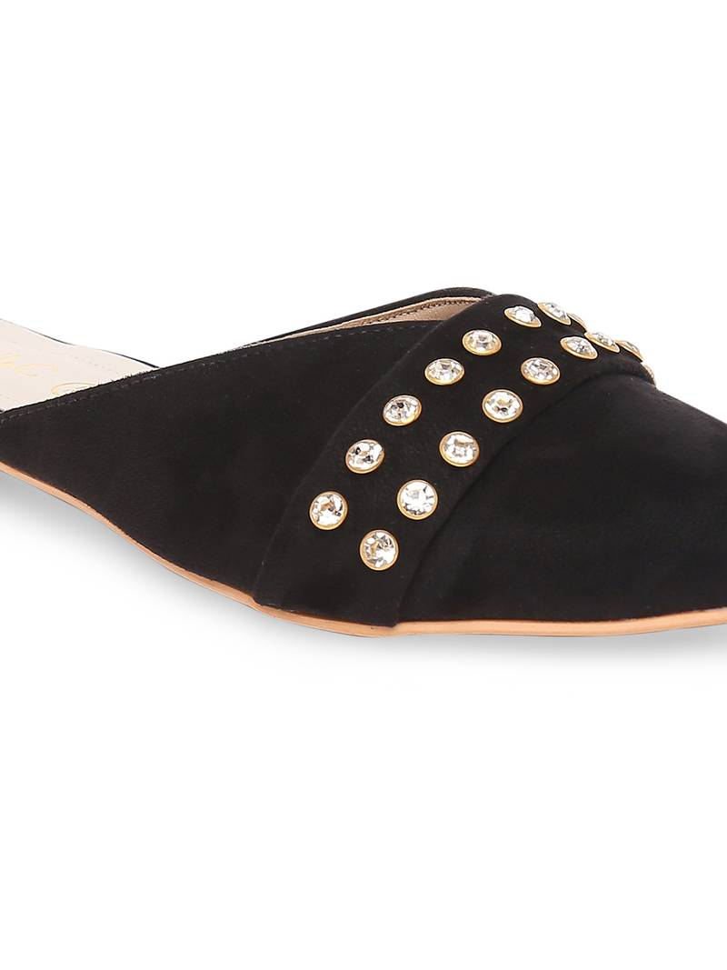 Black solid rubber sandals