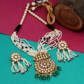 Green necklace-sets 2