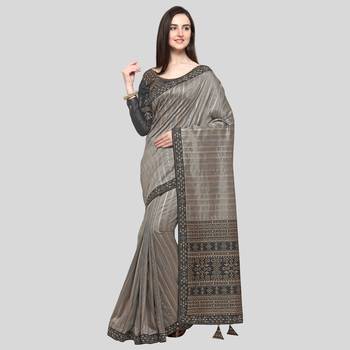 Grey Embroidered Silk Blend Saree With Blouse 1