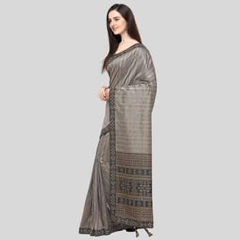 Grey Embroidered Silk Blend Saree With Blouse 2