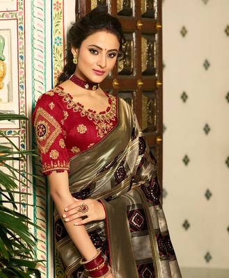 Black Embroidered Banarasi Silk Saree With Blouse 3