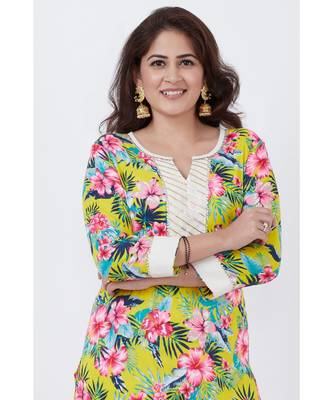 Yellow Floral Kurti with off white Foil Printed Palazzo 4