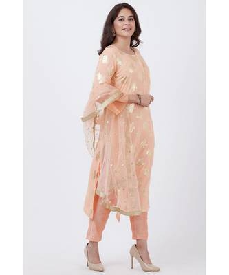 Peach Floral Foil Print Kurti with Straight Pants and Net Sequins Dupatta 3