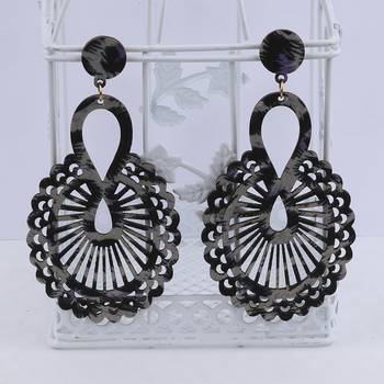 Delicate Natural Wooden Dangler   Earrings For Girls And Women. 2