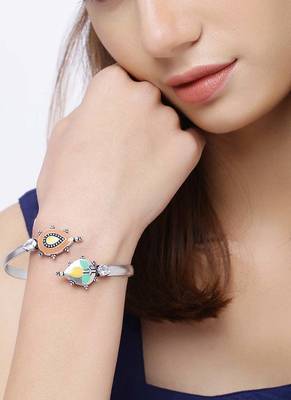 Bagh E Fiza Tribal Motifs Bracelet 2