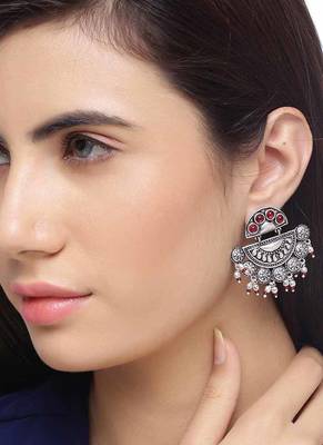 Abhira Half Moon Earrings 2