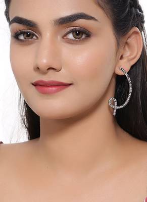 Aztec Bar Single Knot Earrings 2