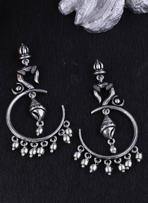 Aarambh Shankh Hoop Earrings 1