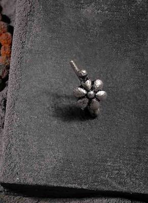 Moksh Ext Floral Nose Ring 1