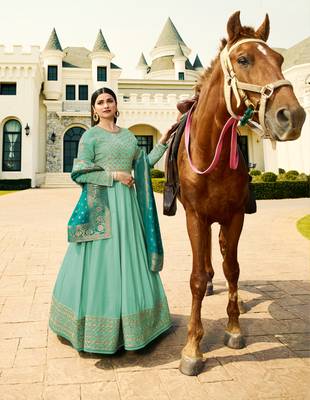Green Embroidered Silk Blend Semi Stitched Salwar With Dupatta 3