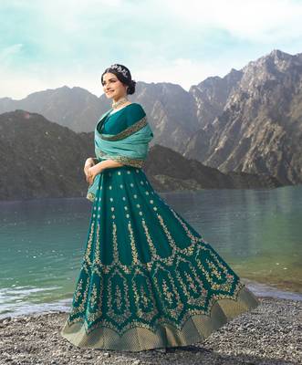 Green Embroidered Silk Blend Semi Stitched Salwar With Dupatta 2