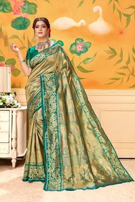  green woven jacquard saree with blouse 1