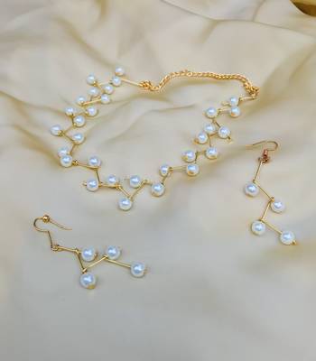 Gold necklaces 1