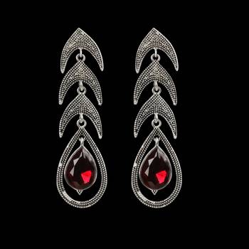Elegant Red Big Diamond Leaf Shape Earrings 2