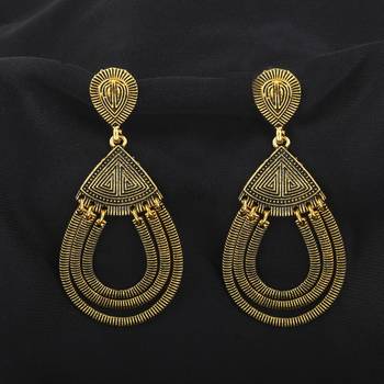 Trendy Golden Spring Circles Dangler Earrings 2