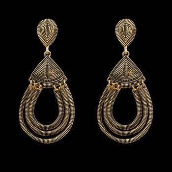Trendy Golden Spring Circles Dangler Earrings 4