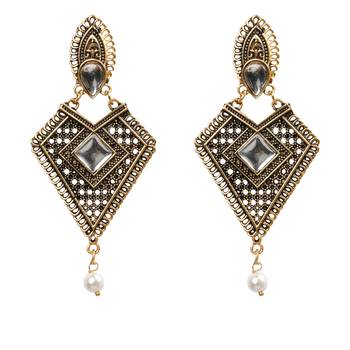 Spunky Golden Geometric Dangle Earrings 3