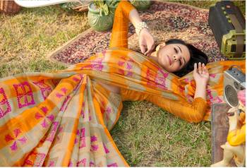 Sangam Prints Mustard Yellow Handloom Silk Zari Work Traditional Saree 2